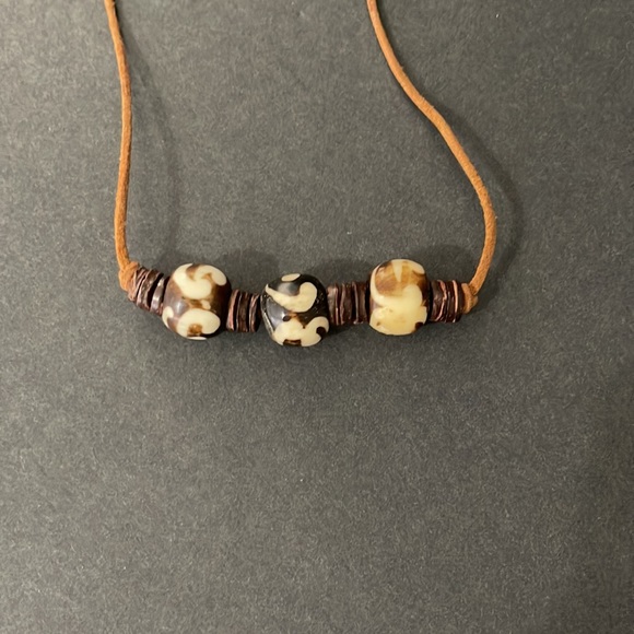 SURFER BEADED LEATHER CORD NECKLACE - Picture 5 of 6